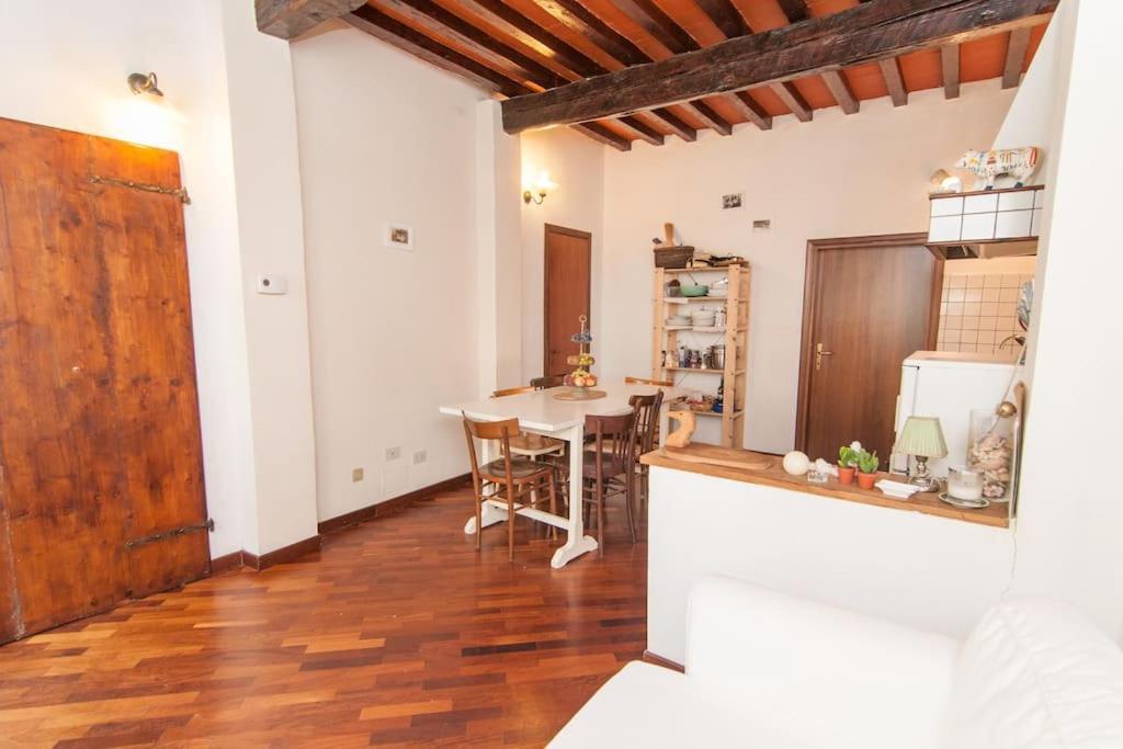 Romantic Apt In San Frediano Флоренция Экстерьер фото